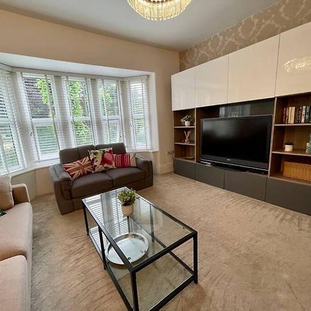 Modern 2 Bed Flat W Parking, Dog Friendly, Central Борнмът Екстериор снимка