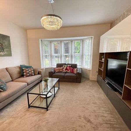 Modern 2 Bed Flat W Parking, Dog Friendly, Central Борнмът Екстериор снимка