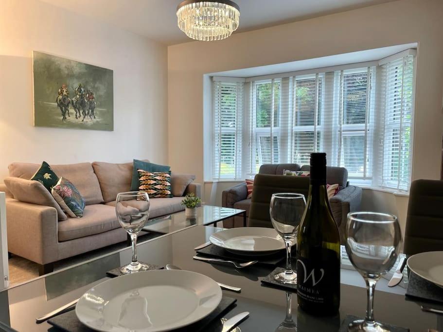 Modern 2 Bed Flat W Parking, Dog Friendly, Central Борнмът Екстериор снимка